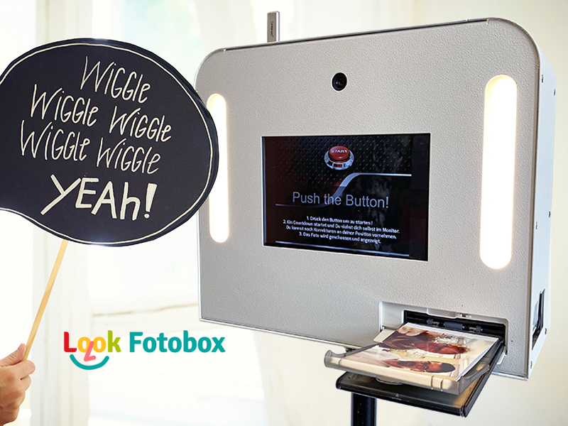 Photobooth Verleih. Jetzt Fotobox für Hochzeit, Geburtstag, Schuleingang, Party oder Firmenevent mieten